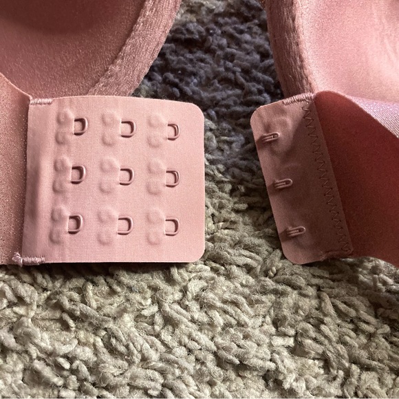 Victoria's Secret Bra-SZ 38DDD - Picture 5 of 13